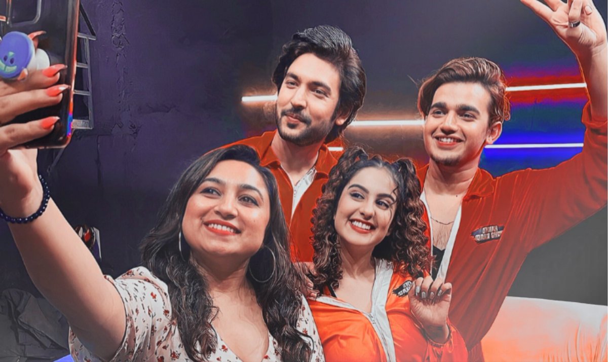 JaidhyaL's tweet photo. Can't wait to see them on screen again!! π₯Ί
#indiangameshow
#shivinnarang #tunishasharma #internetwalalove #jaidhya https://t.co/gdqSmWQd5v