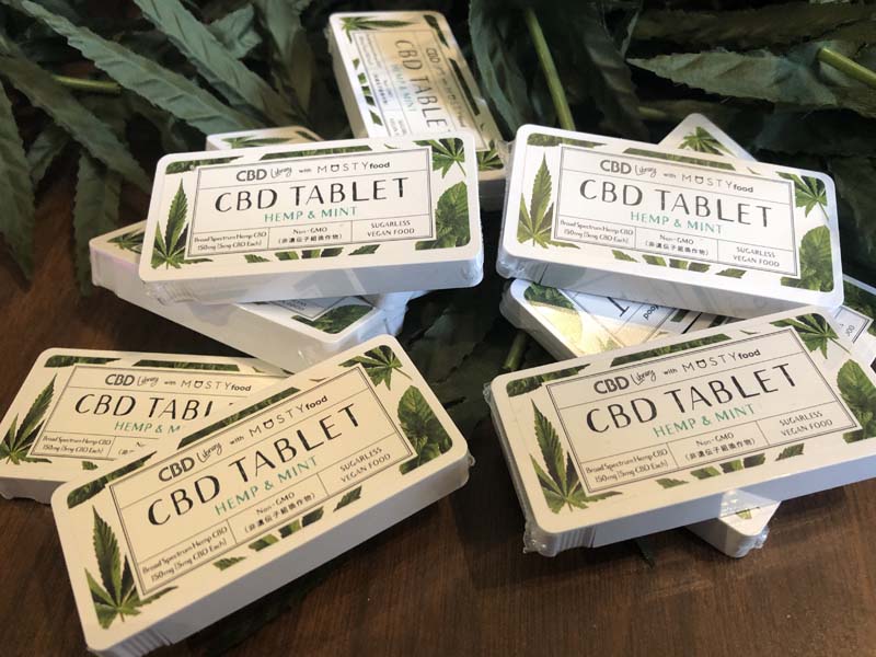manana_kkkane's tweet photo. #CBD メディア #CBDLibrary と CBDメーカー #MOSTYfood のコラボの #CBDタブレット #manana に登場!!一粒 CBD 5mgと、注目を集める #マイクロドージング という、CBDの少量摂取にピッタリで日中に、リラックスし過ぎず、#集中力up や #気分転換 に! #CBD初心者 にも!CBD5mlx30粒¥1980 https://t.co/UD9DkgBNdv