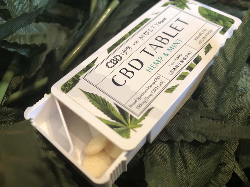 manana_kkkane's tweet photo. #CBD メディア #CBDLibrary と CBDメーカー #MOSTYfood のコラボの #CBDタブレット #manana に登場!!一粒 CBD 5mgと、注目を集める #マイクロドージング という、CBDの少量摂取にピッタリで日中に、リラックスし過ぎず、#集中力up や #気分転換 に! #CBD初心者 にも!CBD5mlx30粒¥1980 https://t.co/UD9DkgBNdv