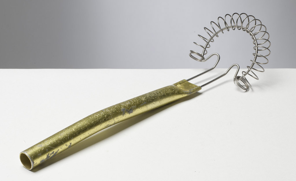 suomenmerimuseo's tweet photo. Vanhassa vara parempi? Näyttäisi, että tätä vispilää on vahvistettu kestämään jäänmurtajamiehistön muonittamisen. https://t.co/xNeMeAGhTC #konstitkampanja #takoverkosto #dynamohanke #tulevaisuusperintö #museokokoelmat #kestäväkehitys #sivistysplus Kuva: Matti Huuhka, SMM. https://t.co/ONhK23m0PZ