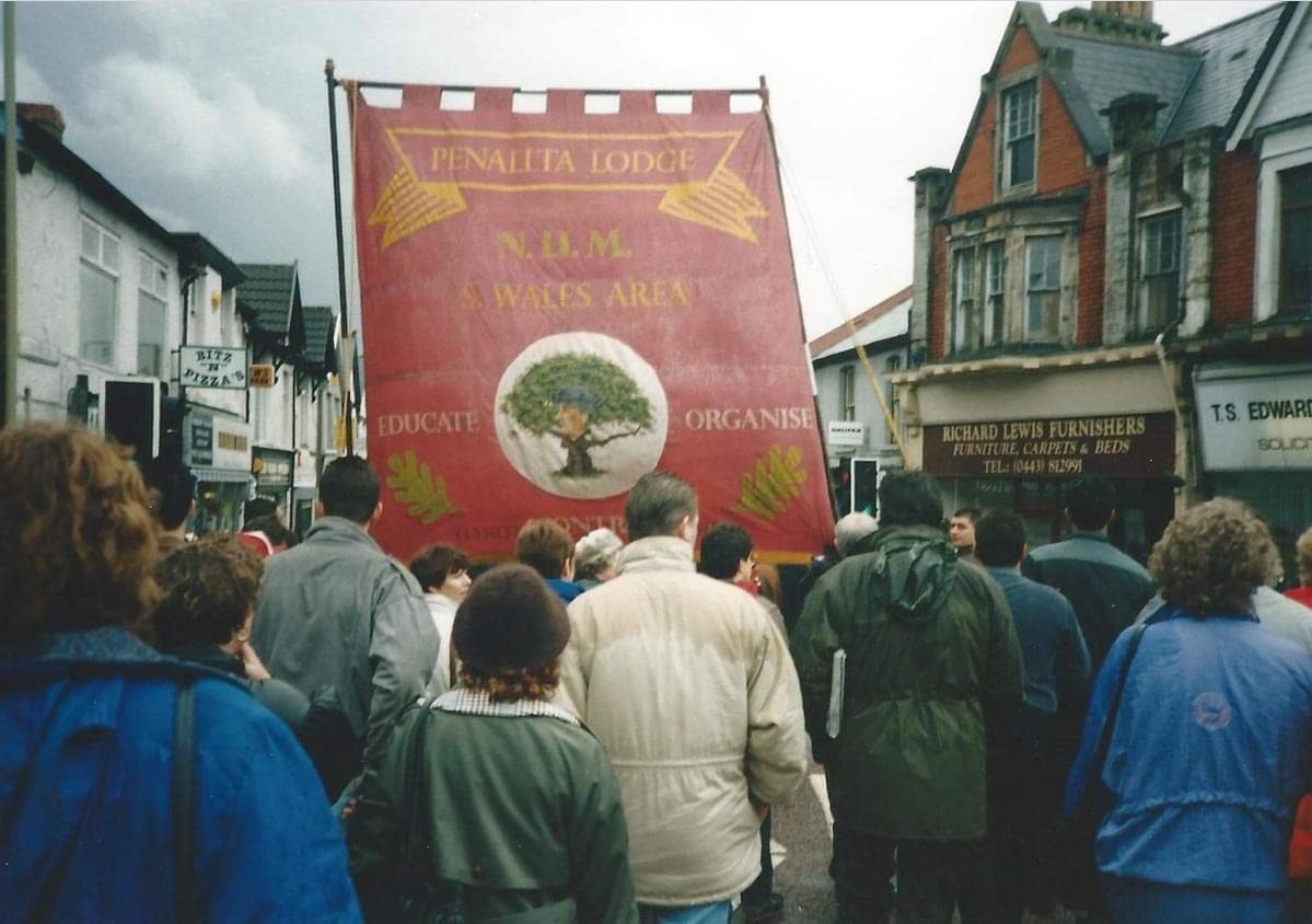 The closure of #Penallta Colliery occurred #OnThisDay thirty years ago. Penallta was the last pit in the Rhymney Valley and one of the last in the south Wales coalfield. The occasion was marked by a farewell march from the pit down the hill into Ystrad Mynach. (1)