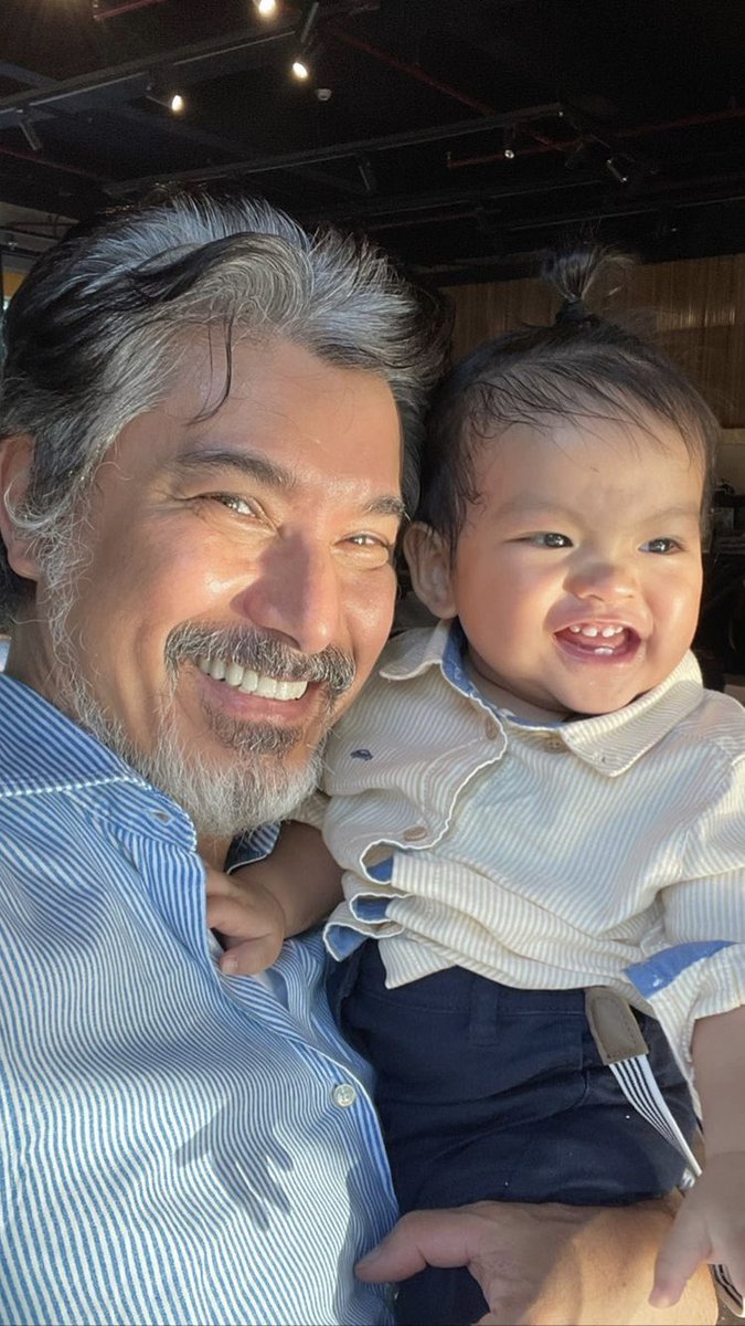 AlbertM17442764's tweet photo. Arturo's Baptism ❤️❤️ ang cute naman tignan parang mag ama lang ang maglolo😅🤩 Tito Albert Martinez ig stories @AM_Fanatics #amfanatics #albertmartinez #am https://t.co/zRQjaYob07