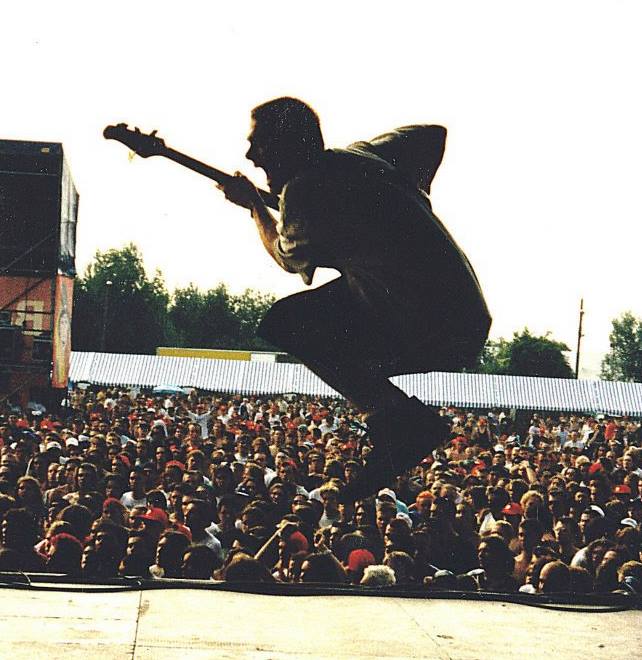 James Morris, of Downset, ripping it up on stage.
#DownsetLA