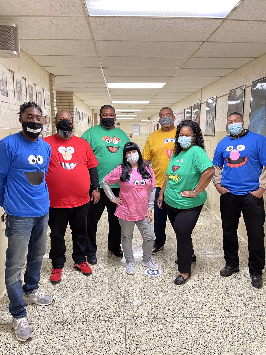 TeamCCFAS's tweet photo. “Sunny day…Sweepin’ the clouds away…On my way to where the air is sweet! Can you tell me how to get, How to get to CCFAS?” #CCFAS #BCPS #westsidestrong #sesamestreet #halloween2021 @KyriaJoseph https://t.co/kdtO4e5Am7