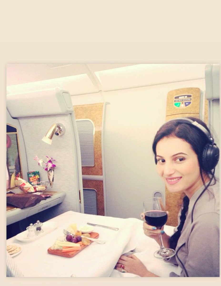 AnusmritiSarkar's tweet photo. โฅ๏ธโฅ๏ธ
#Emiratesfirstclass #MondayMotivaton https://t.co/xfoGvArxgW