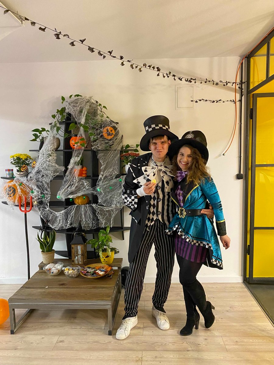mcro_tech's tweet photo. 🎃 Spooky greetings from everyone here at MCRO! Hope your Halloween was as fun and filled with laughs as ours was. #Halloween2021 https://t.co/cdSMiwGgLz