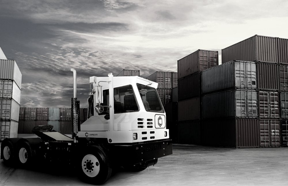 SIE_Lift's tweet photo. The TJ 6500 Capacity Yard Spotter features a tandem axle and has GCWR of up to 125,000-lbs. The TJ 6500 is the perfect yard jockey for warehouse work with ideal surface conditions. 
Learn more by calling us today at (866) 696-9125! 
https://t.co/ufVALAD82o https://t.co/lA7eI1Ao0c