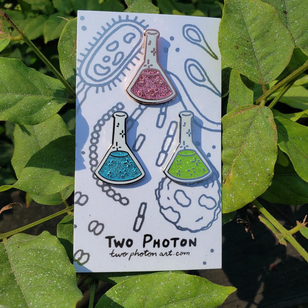 Future of Research (@forsymp) on Twitter photo Love #SciArt? Love supporting early career researchers? Fill out our survey (buff.ly/3AtDTrU) on mentoring policies in your department! Submit your survey in November and you'll be in a drawing to win these flask pins from <a href="/TwoPhotonArt/">Two Photon Art</a>! There will be 3 lucky winners. Love #SciArt? Love supporting early career researchers? Fill out our survey (buff.ly/3AtDTrU) on mentoring policies in your department! Submit your survey in November and you'll be in a drawing to win these flask pins from <a href="/TwoPhotonArt/">Two Photon Art</a>! There will be 3 lucky winners.