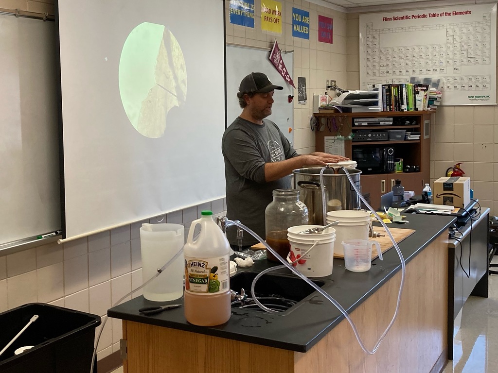 CISchoolDist's tweet photo. Shawn Hopman, owner and brewmaster at Ya Sure Kombucha in Brainerd, came into 7th grade life science last week to explain how bacteria and yeast are used to brew his beverages, and to help us brew our own batches of kombucha! Thank you! https://t.co/LXQN1wnWOO