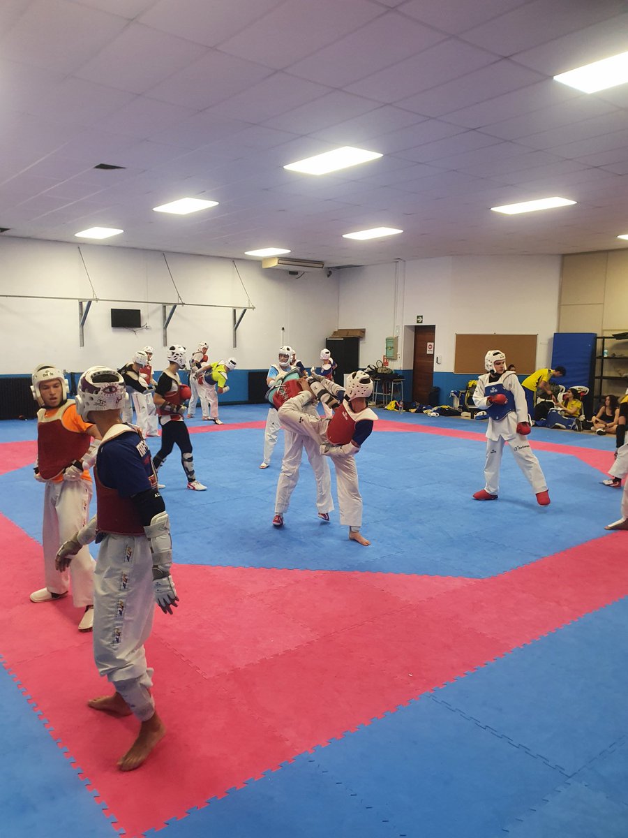 CLUBTKDPALMA's tweet photo. CONCENTRACIÓN CON DEPORTISTAS DE CATALUÑA Y EL PAÍS VASCO.

Productiva y provechosa concentración de los deportistas del Club Taekwondo Palma, con deportistas catalanes y vascos. Donde pudimos disfrutar de buenas sesiones de entrenamiento, y de combates. https://t.co/iUOOt03t2n