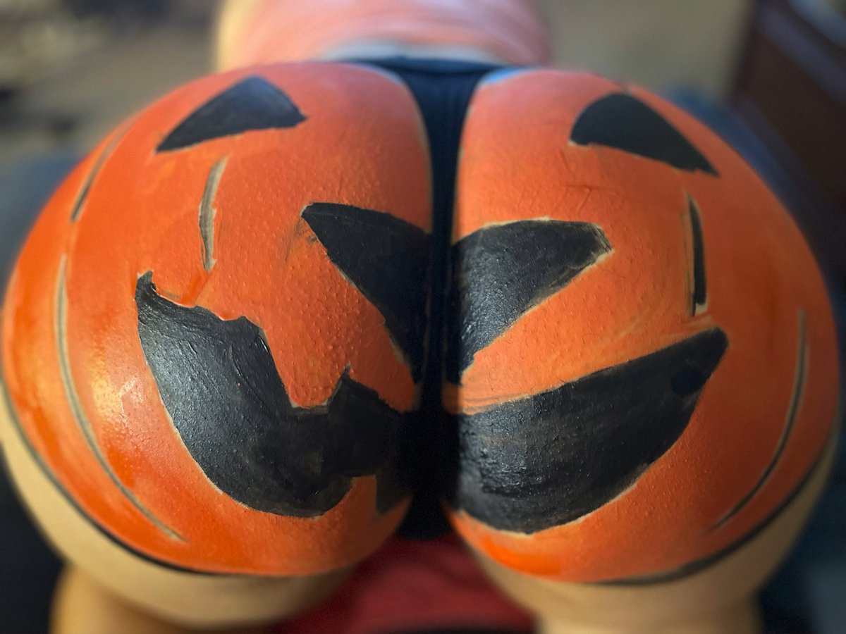 Pumpkin Booty @yiny @yellamilf4.