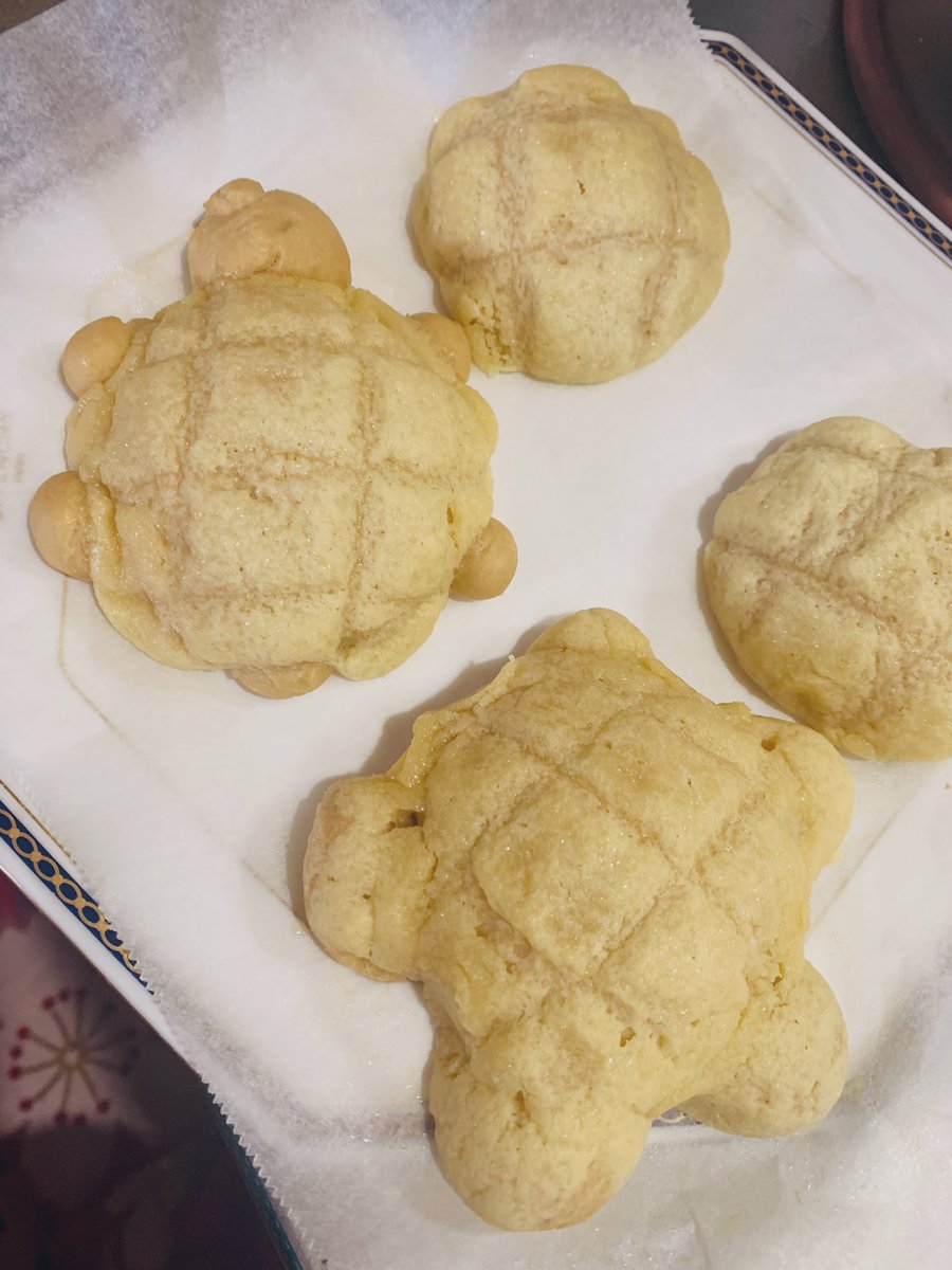NightHauru's tweet photo. 初めて作ったメロンパン！
ちょとミスったけど美味しかった！
次は何を作ろうかな？🤤🤤
#メロンパン https://t.co/GnrNuwPbgl