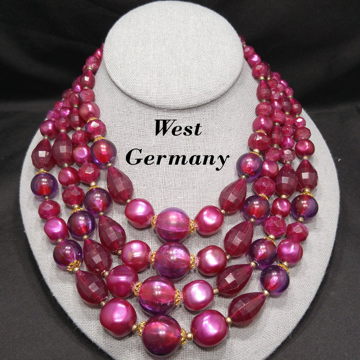 VintageJen896's tweet photo. #etsy shop: West Germany Cranberry Red Beaded Necklace, Four Strands, 1950s Vintage Jewelry https://t.co/gLZ4UGItKf #red #gold #yes #women #plasticresin #hook #midcentury #rednecklace #cranberryred https://t.co/VM9fKKY9HE