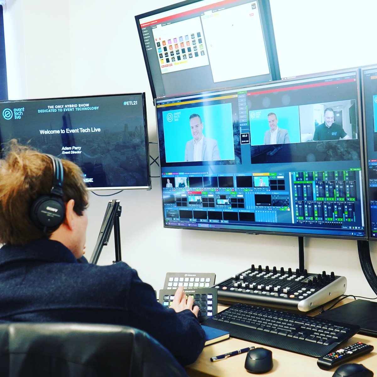 firstsightmedia's tweet photo. AND WE ARE LIVE with #ETL2021 Day 1 #virtually from our #FirstSightMedia #studios with @punchtownparry hosted by Simon Howard
First Sight Media are technically producing the World’s leading #eventtech expo, #livestreaming from the #OldTrumanBrewery November 3rd and 4th https://t.co/bo3cqB6HOc