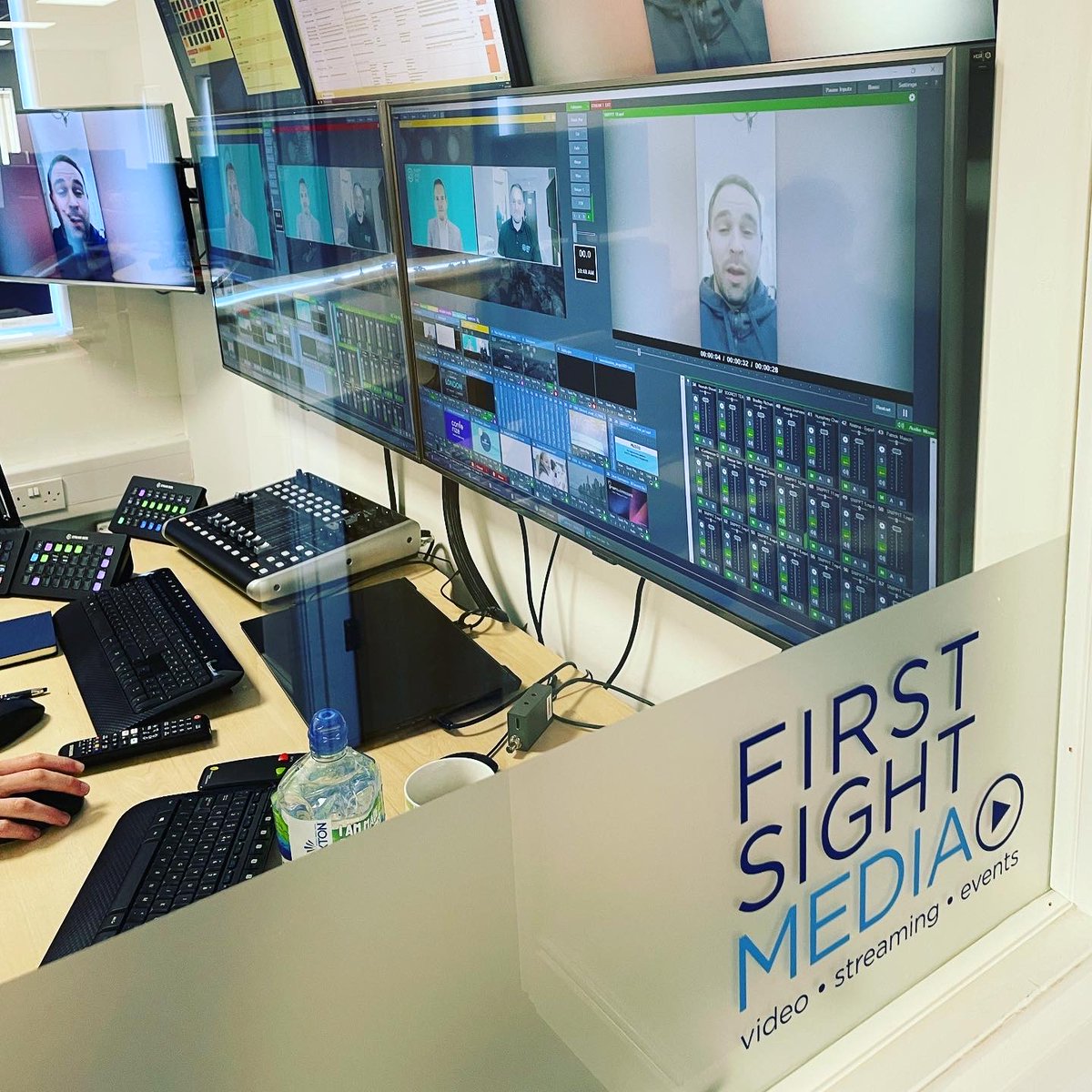 firstsightmedia's tweet photo. AND WE ARE LIVE with #ETL2021 Day 1 #virtually from our #FirstSightMedia #studios with @punchtownparry hosted by Simon Howard
First Sight Media are technically producing the World’s leading #eventtech expo, #livestreaming from the #OldTrumanBrewery November 3rd and 4th https://t.co/bo3cqB6HOc