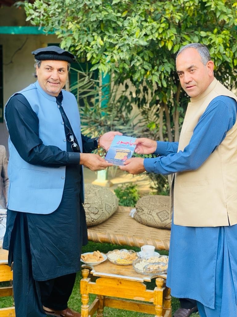 DirOverseas's tweet photo. دیر اوورسیز پاکستانی ایسوسی ایشن کے صدر و سر فاؤنڈیشن کے بانی سر رحیم شاہ اخون خیل کا وفد کے ہمراہ باجوڑ آمد. سیاسی اور سماجی شخصیات سے ملاقاتیں۔
@rahimshahUSA 

#DOPA #panjkoraDivision #internetservices #N45  #DirBajawarChitralMotorway https://t.co/QV8I02AR9A