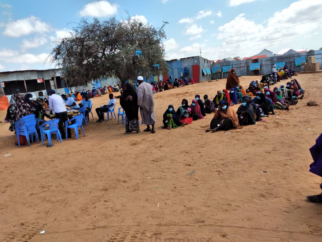 With great support from @UNHCRSOM, Yesterday, <a href="/AVORD1/">AVORD</a> distributed 260 NFIs to 260HHs affected by forced eviction in Kahda district.