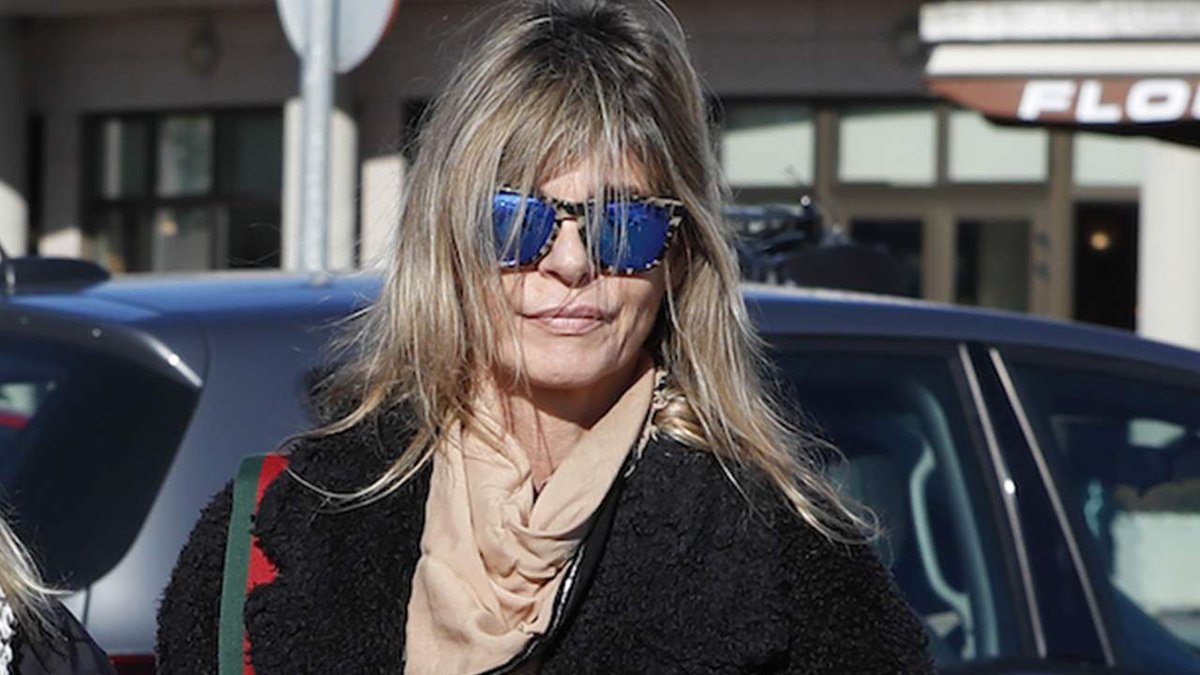 Lecturas's tweet photo. Arantxa de Benito, destrozada por la inesperada muerte de su cuñada: "Siempre vivirás en mí"
https://t.co/UnBcnAJGYh https://t.co/DxdoyupVPE