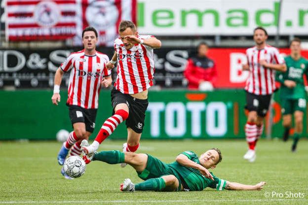 VIDEO | Samenvatting: Feyenoord wint in extremis van Sparta dlvr.it/SBgsg3 Feyenoord