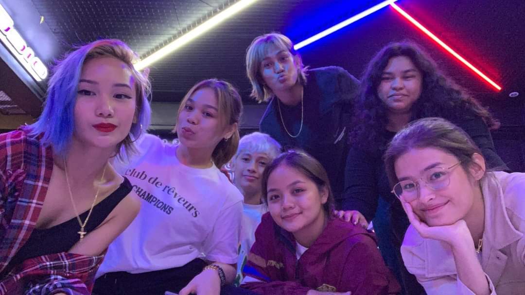 LizQuensUNITE_'s tweet photo. Private dance class session done with them gurlz more to come! π₯π₯π₯
Had so much fun teaching them!
Mga fast learners grabe natapos lang naman po nila yung isang song ππ»ππ»ππ»
Liza Soberano
@althea alvarado
EJ Nacion
@mcellinee
@mjdasco
@rhiannabacal
#PrivateDanceClass https://t.co/pZDpFmE4JS