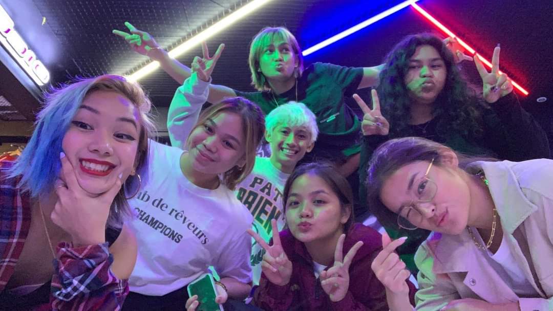 LizQuensUNITE_'s tweet photo. Private dance class session done with them gurlz more to come! π₯π₯π₯
Had so much fun teaching them!
Mga fast learners grabe natapos lang naman po nila yung isang song ππ»ππ»ππ»
Liza Soberano
@althea alvarado
EJ Nacion
@mcellinee
@mjdasco
@rhiannabacal
#PrivateDanceClass https://t.co/pZDpFmE4JS