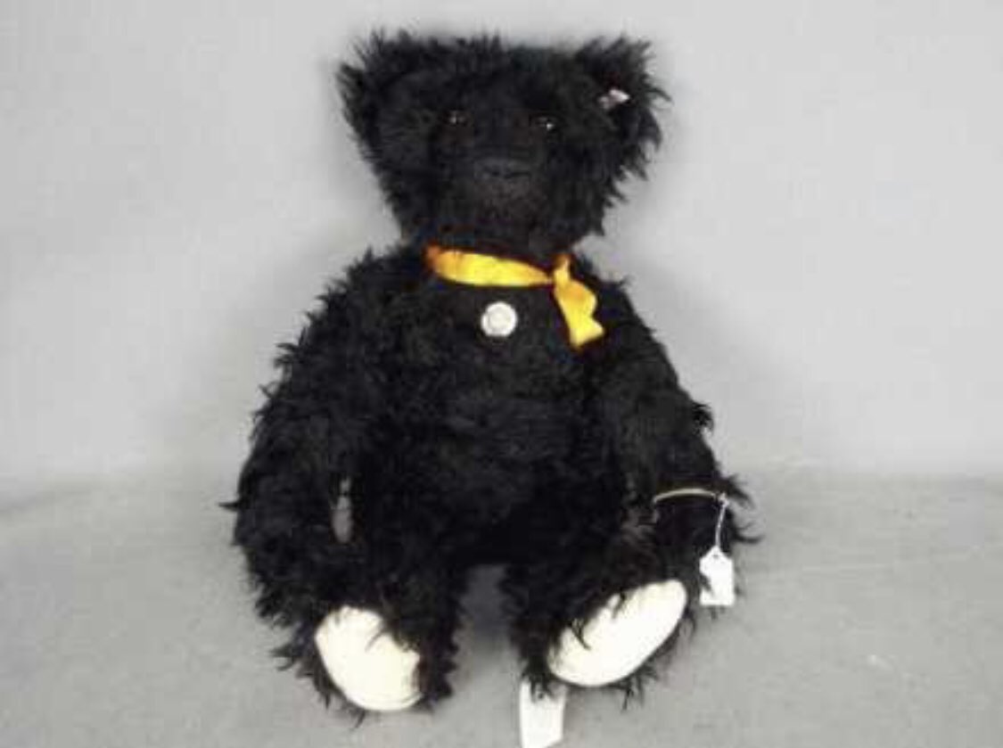 brittoyauctions's tweet photo. Steiff bears are one of the most collectible teddy bears, the most expensive Steiff bear fetched $143,000 in 1994 so we’re excited to have this fine specimen up for auction this Friday! Check out the catalogue at https://t.co/Lxp3tgwkbt
#steiff #steiffteddy #teddy @HaltonHour https://t.co/RT1H5qZkY4