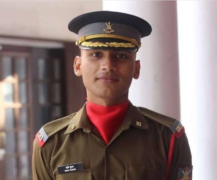 kundanforensic's tweet photo. Lieutenant Rishi Kumar, 23, joined the Army in June 2020. who was posted to the Kashmir valley two months ago, and Sepoy Manjit Singh were martyred in a mysterious blast in the Naushera sector, Jammu and Kashmir, on Friday, October 29, 2021
#JaiHind #indainarmy #bharatmata https://t.co/5ZxBrhfUWq