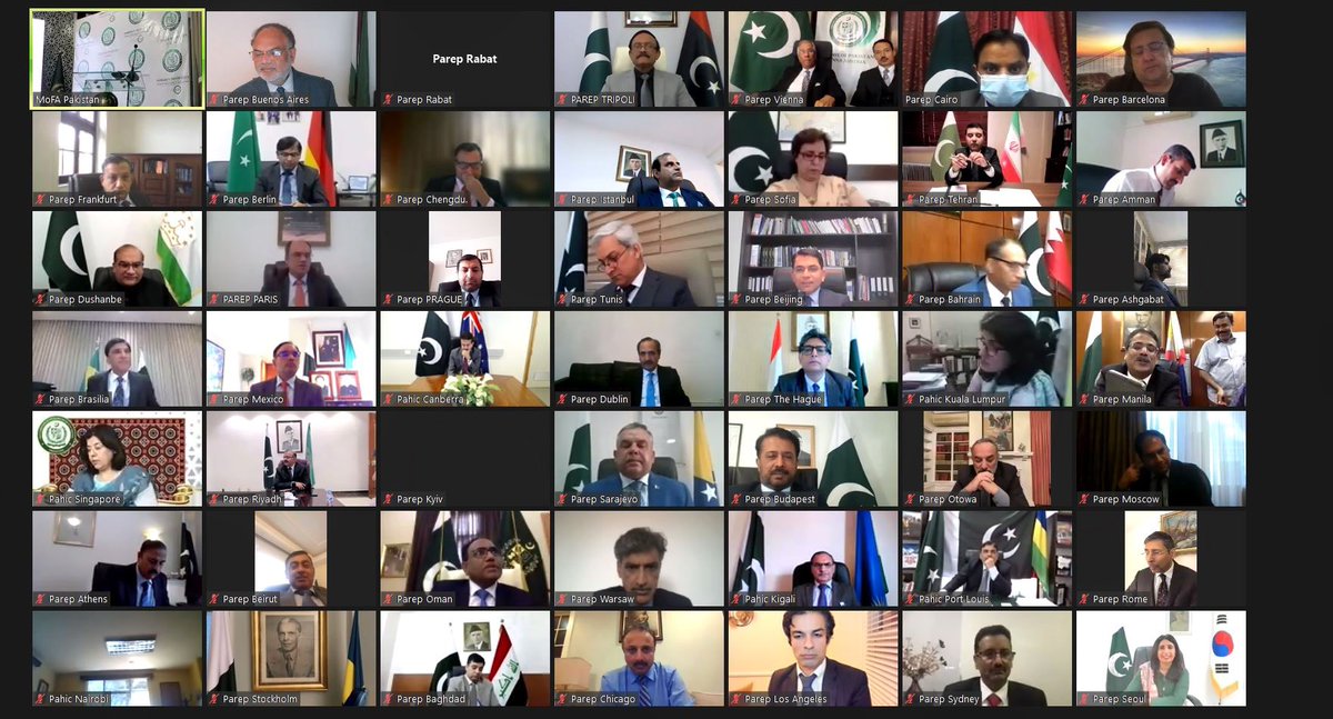 MuhammadKEjaz's tweet photo. Today, FM @SMQureshiPTI launched #FMPortal 🌐,designed to strengthen the bond between Diaspora & 🇵🇰 Missions through feedback/complaints system.
🇵🇰envoys from all over the world participated virtually. Facilitation of overseas Pakistanis remains top priority of Govt.
#VisionFO https://t.co/JjU1nXJxm6