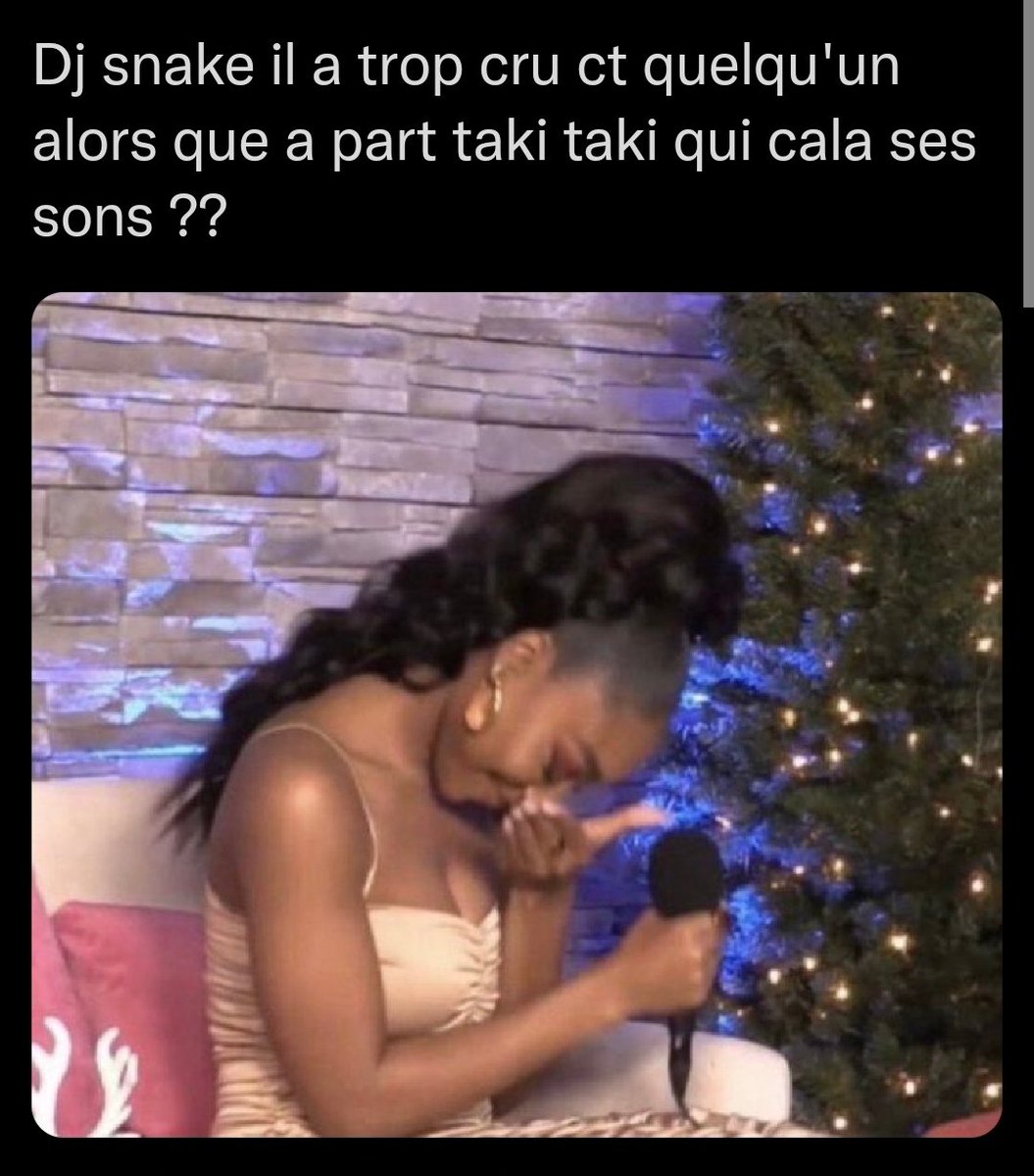 _nvnya_'s tweet photo. Ça a voulu me faire croire que je mentais quand je disais que certains kpop Stans n'avaient aucune culture musicale. J'ai juré vous êtes bêtes, vous vous ridiculiser et en plus de cela vous bombez le torse, ah non c'est trop grave https://t.co/LuHnWc3f1G