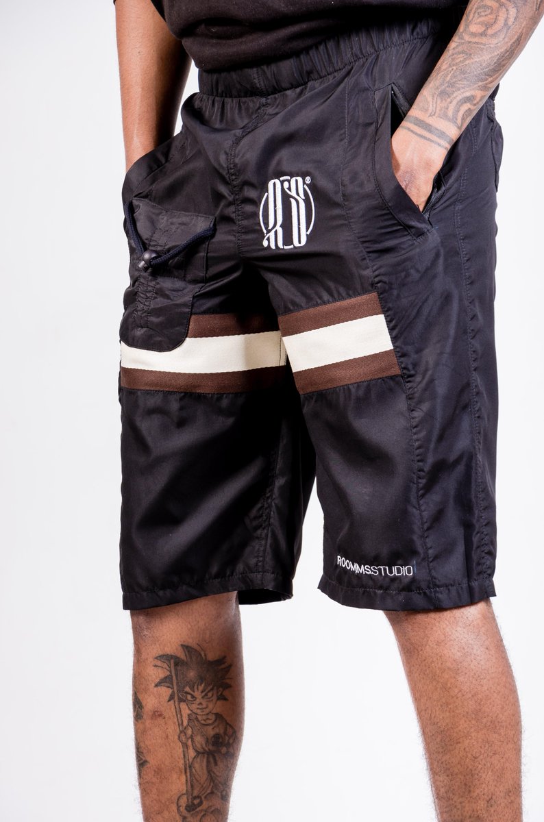 Shipa_Online's tweet photo. They’re available in unisex , all sizes and assorted colors at @roommsstudio_clo .
#tsesumma #shipaonline #roommsstudios #lesothostreetwear https://t.co/8LkFOeIU68