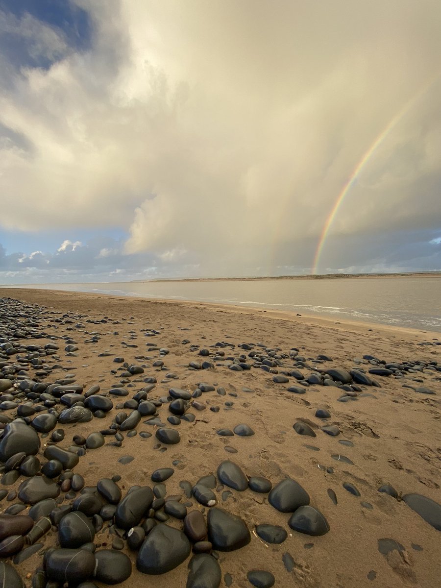 ShuteRachel's tweet photo. Thankyou for all the recent online orders ! My online shop currently lists a large selection of my coastal inspired unframed prints in various sizes #shopnow at https://t.co/qKovCQhKfX #northdevon #coastal #artsiecoast https://t.co/QMfvfVbBOw
