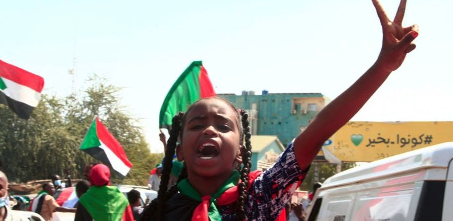 FaisalAlYafai's tweet photo. #SudanProtests are continuing. If you've lost the thread of where the situation is over the weekend, get back up to speed with today's #Turjuman, @newlinesmag's weekly MidEast digest, written by @kshaheen. Sign up here: https://t.co/hD6eSuLzId https://t.co/NOvjNwTr3g