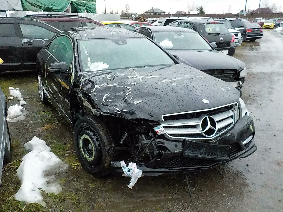 сломанный мерседес. сломанный мерседес. разбитый мерседес w140. сломанный мерседес. сломанный мерседес.