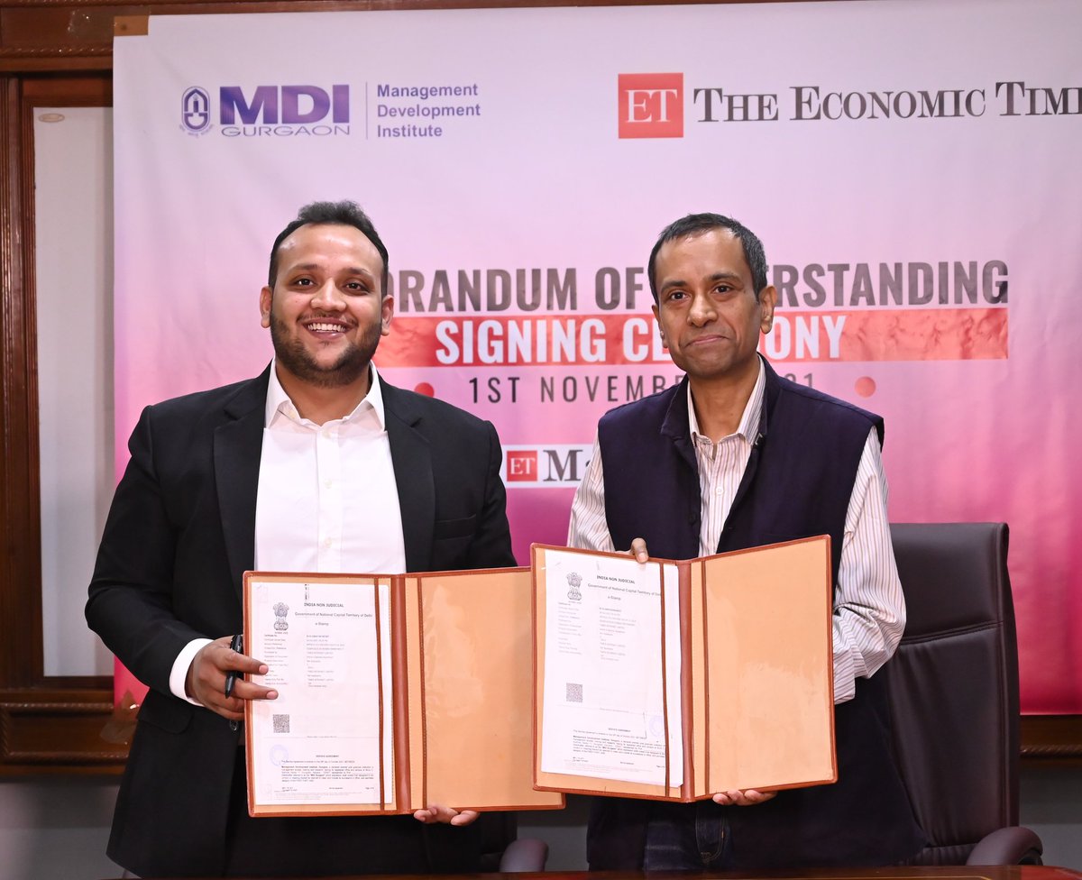 MDIGurgaon's tweet photo. MDI Gurgaon and ET Masterclass sign MoU to create co-branded online certification programmes.
#MDI #MDIGurgaon #ETMasterclass #TheEconomicTimes #MemorandumOfUnderstanding #MoU #OnlineProgrammes https://t.co/BK8KV3jtML