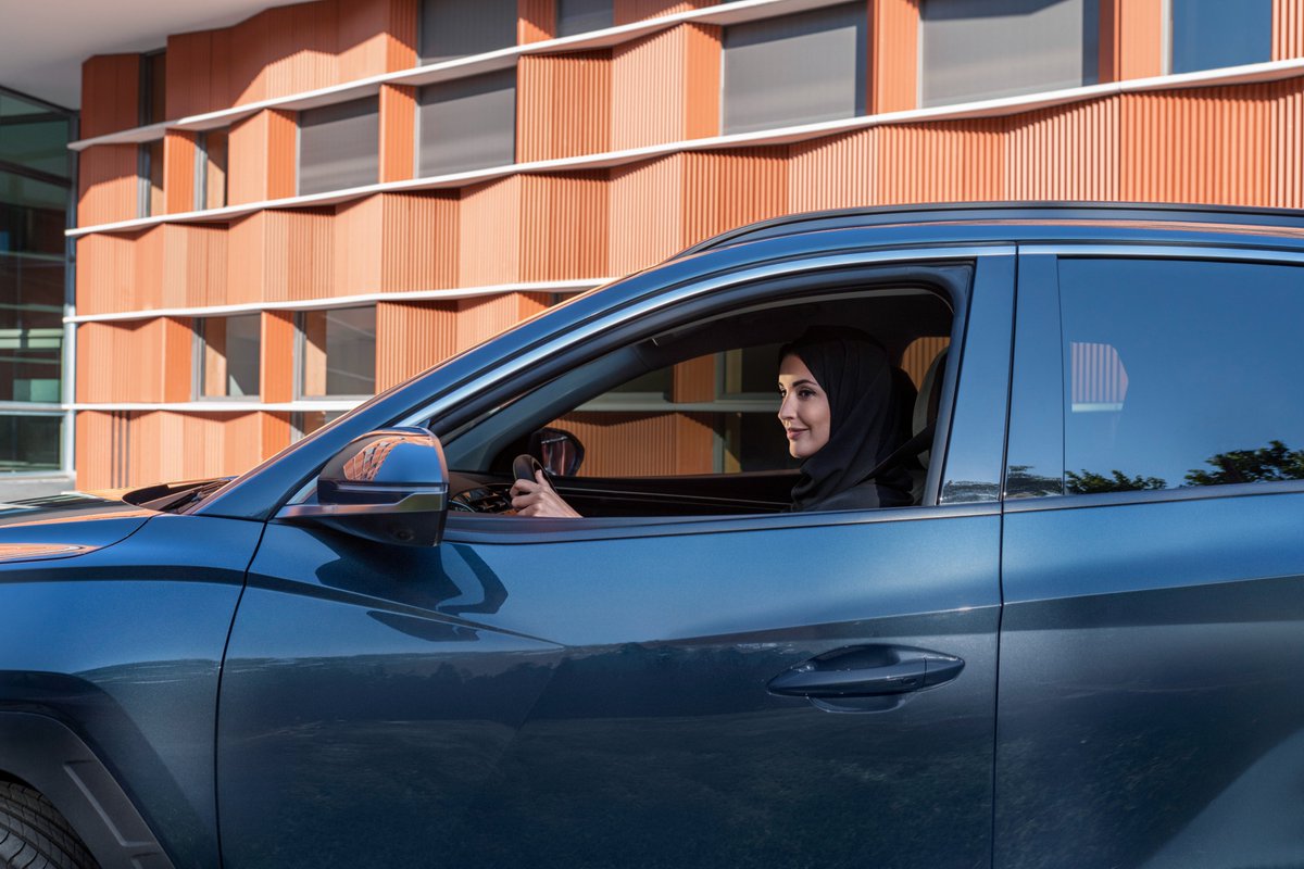 HyundaiMEA's tweet photo. Live unapologetically and drive with the utmost confidence knowing you're embraced with thoughtful safety features for added peace of mind.  

#ThePerfectBalance #HyundaiSUV #Tucson #StepInStandOut #Qualitytime #Hyundai #HyundaiMEA https://t.co/Nhtpr3skVk