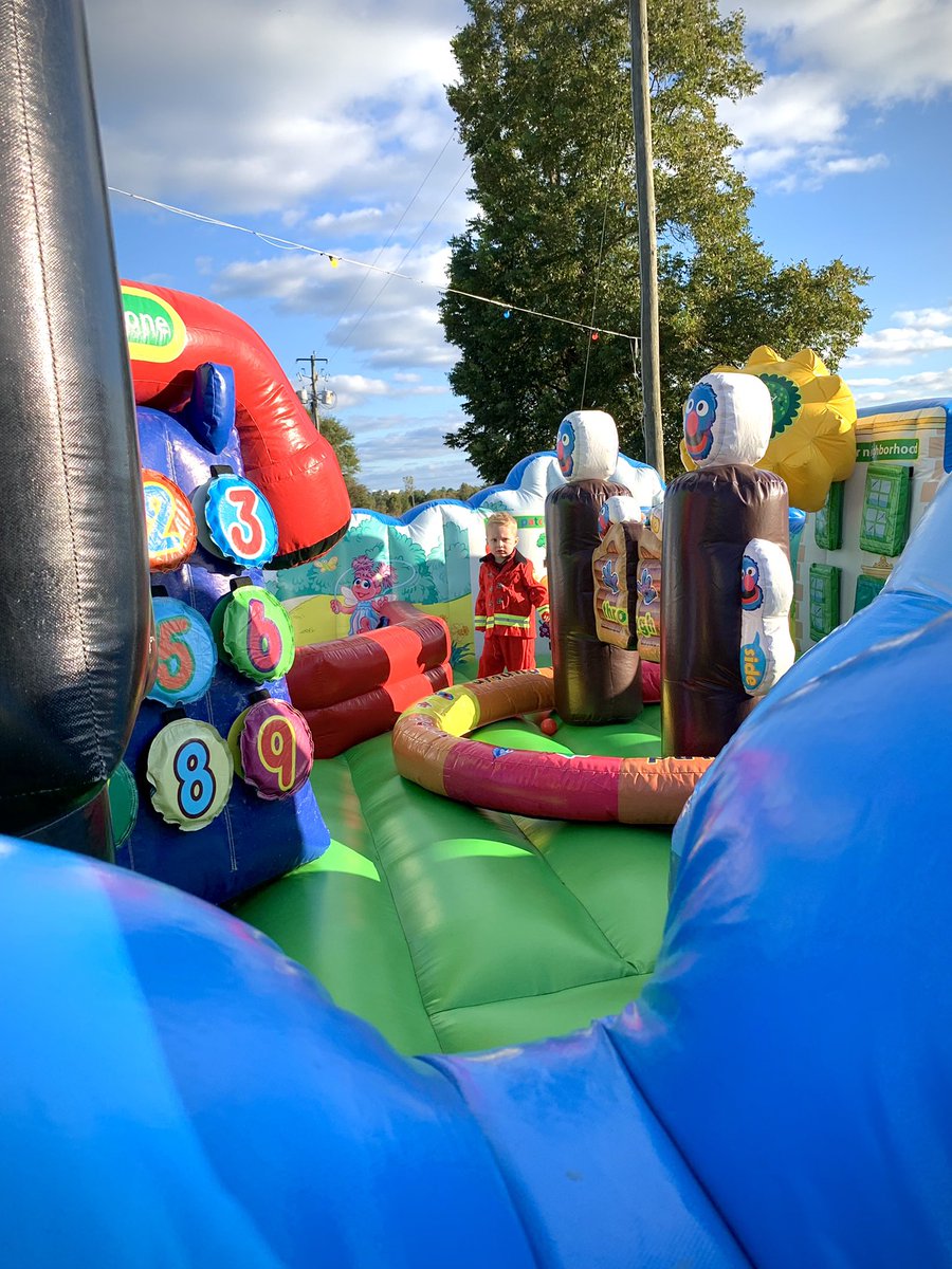 LC_dublin's tweet photo. What an incredible end to a fun-filled exciting Carnival!🎡 
Here is just a sneak peak of some of the fun we had last night! Stay tuned for more pictures!

And can we just take a moment and give a MASSIVE shoutout to THE BEST volunteers around! We could not do it without you! https://t.co/4Za6K7e81D