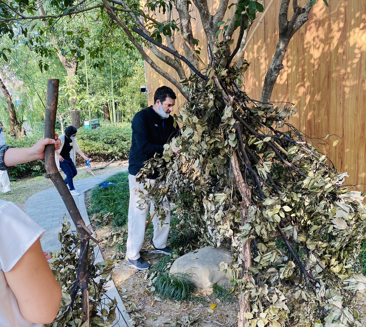 MsNursery's tweet photo. What a brilliant afternoon we had with our #parents as we explored what #outdoorlearning and #forestschool looks like @wissshanghai. #smalltools #treeclimbing #shelterbuilding and #riskyplay and it felt AMAZING! #earlyyears #nature https://t.co/98mwjv4DX7