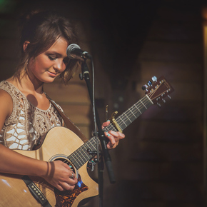 Daily Heard Report: We rarely get to hear such a heartbreaking and beautiful voice. Our crew on Musicsupervisor.com pitched Mason Ashley <a href="/TheMasonAshley/">MASON</a> ‘s song “Strangers” for a major TV series. Check out “Strangers” on Wegetmusic! wegetmusic.com//songs/strange… #gotheard