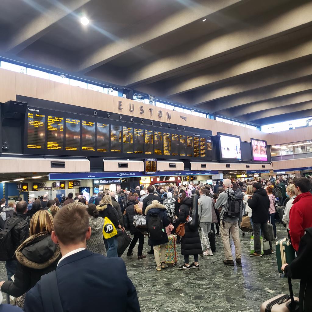 The climate (heavy rains,   strong winds) canceled trains to Glasgow from London yesterday. Today they're running FULL: people seated in the aisles and corridors between cars. #COP26Glasgow #COP26 <a href="/AIANational/">AIA</a> <a href="/UIA_Architects/">UIA Architects</a>