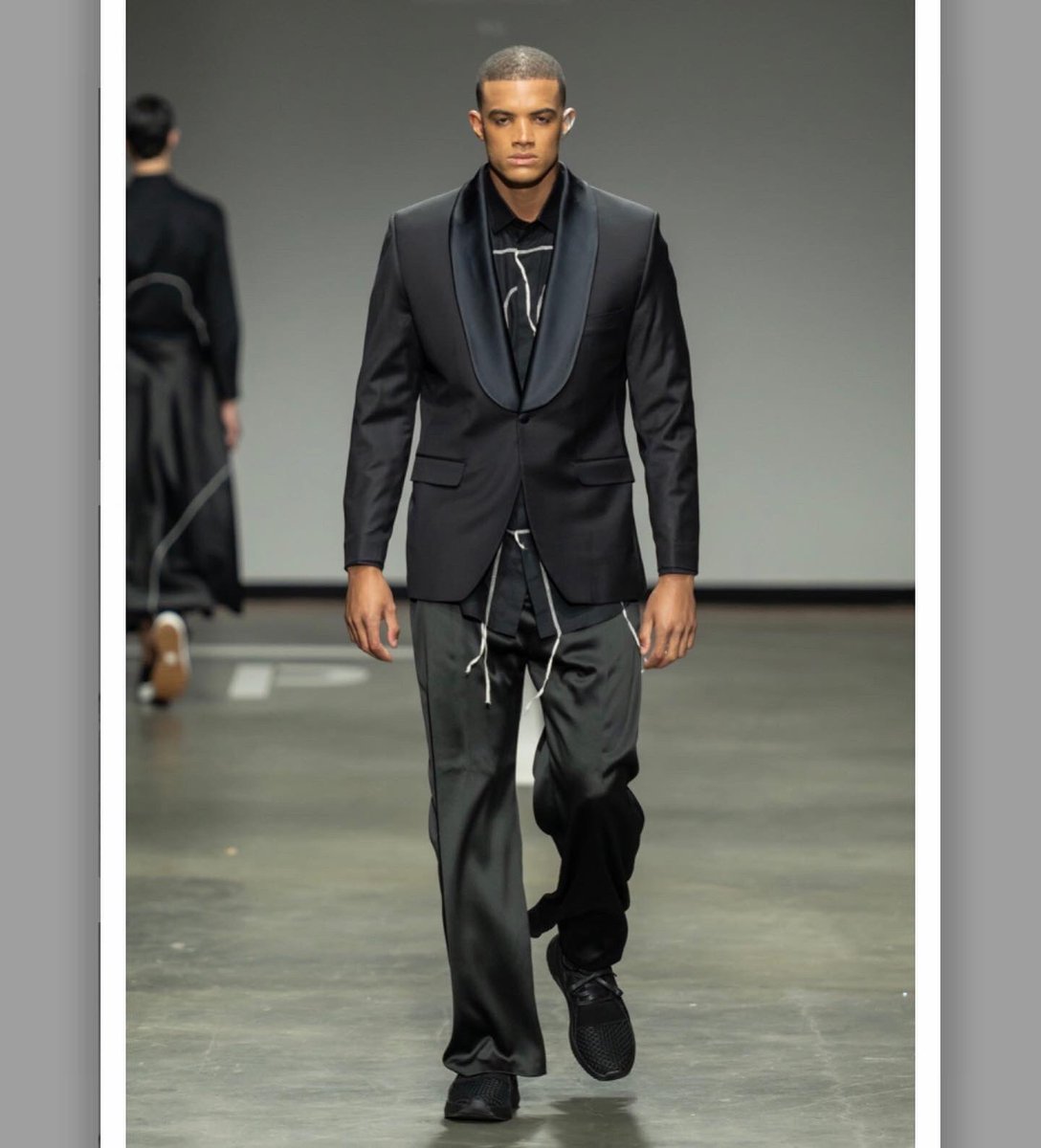 atcorpglobal's tweet photo. #FIFTEEN @ntandoxv @safashionweek
#Creative #Fashion
#WHATSYOURAT #WhereYoureAt #AtCorpFashion #AtCorp 🌍 https://t.co/HDXSVYgjVJ
