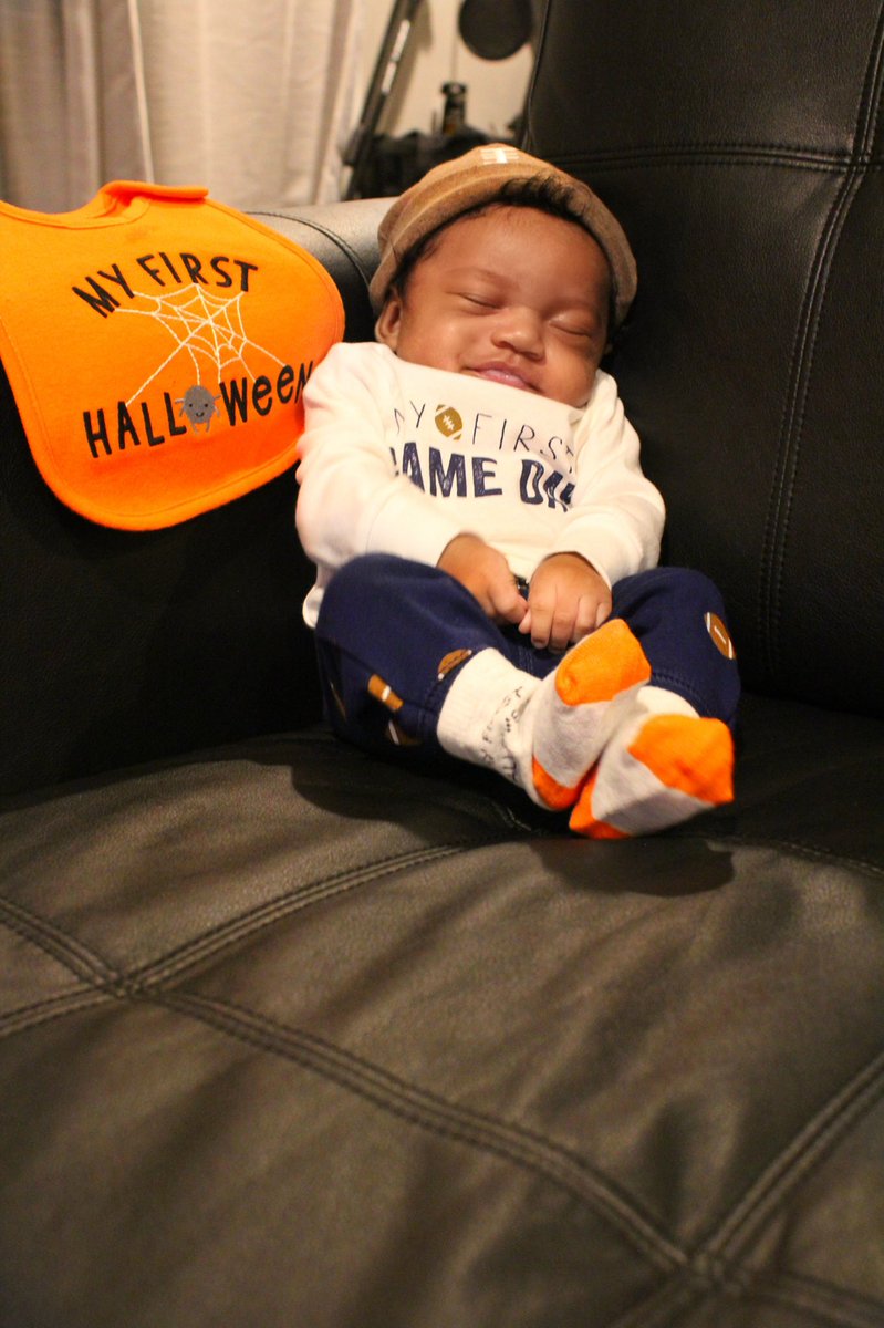 baddiebihjay1's tweet photo. My Baby’s First Halloween 🎃 👻😍 
•
📸: @amir_tribble 
•
#fyp #babyboy #FirstHalloween #handmbaby #targetbaby #cartersbaby https://t.co/HnWU08PNqY