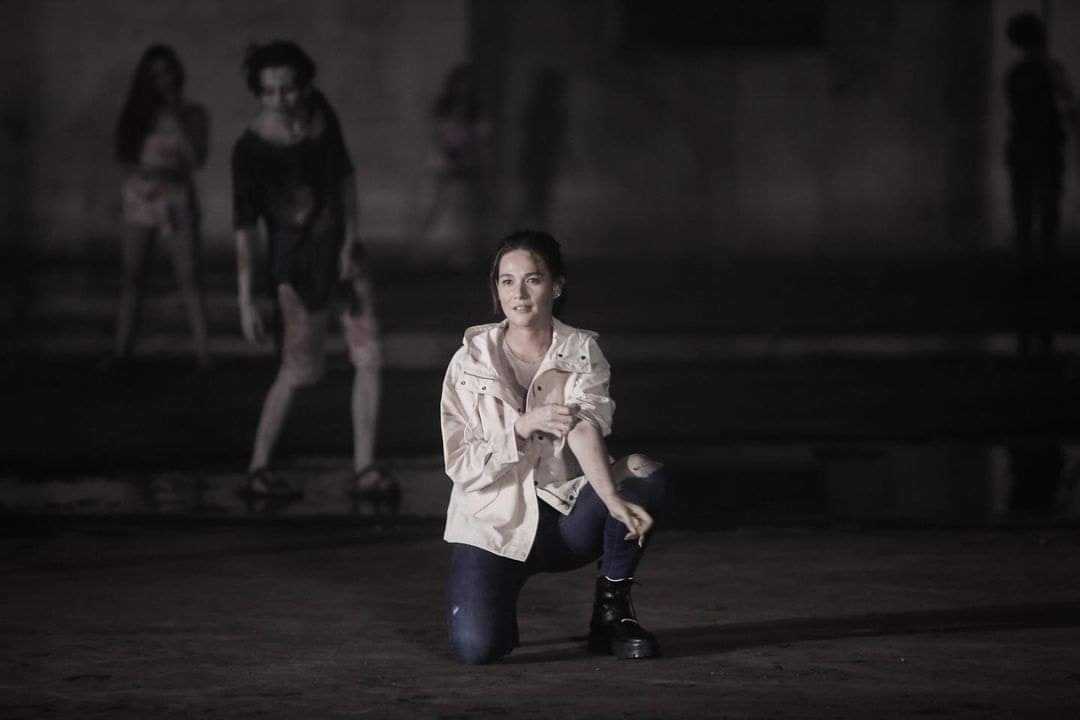 News5PH's tweet photo. Tampok si Bea Alonzo sa horror-themed music video ng kanta nina Skusta Clee at Gloc 9 na "Karma." Number one trending topic ang music video na ito sa music category ng YouTube ngayong Nov. 1.

📷: Bea Alonzo https://t.co/IYiobc6hoX