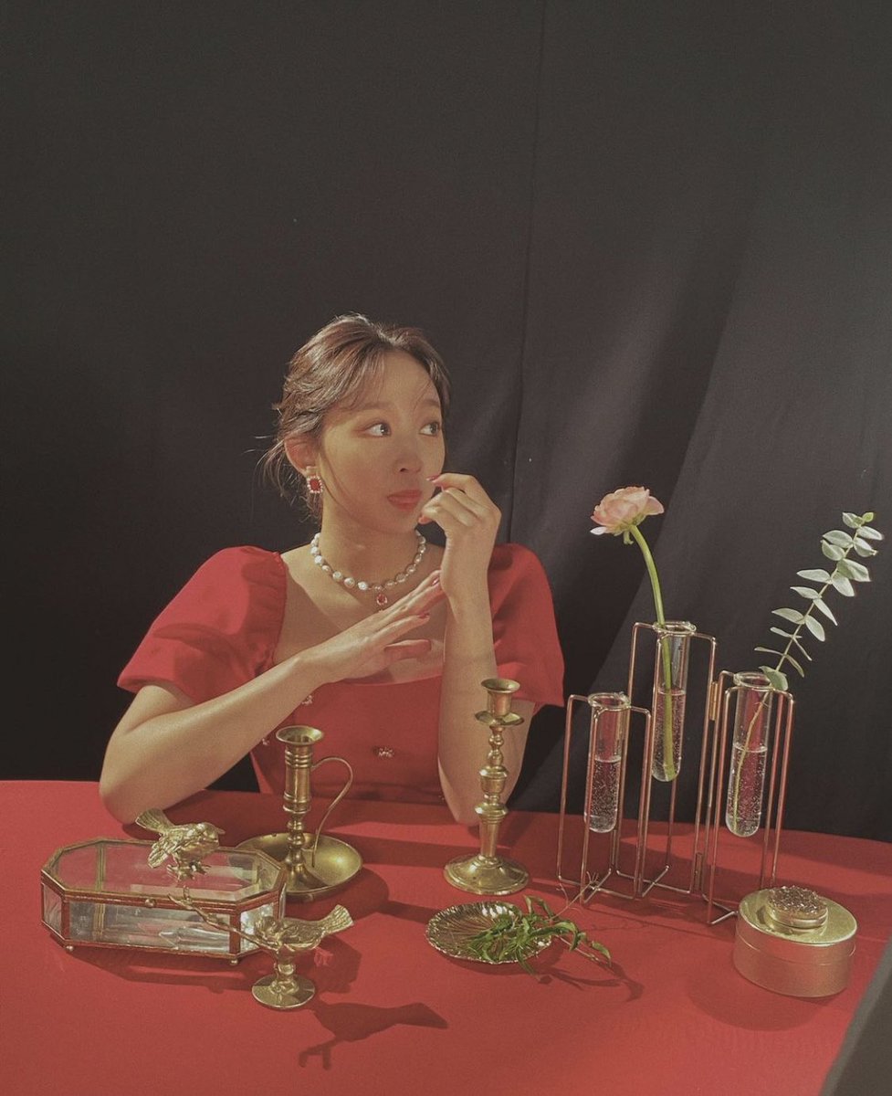 ditapic's tweet photo. still can’t believe how stunning she looks in these

#Fire_Saturday #SECRET_NUMBER #시크릿넘버 #디타 #시크릿넘버 #DITA #디타 #シークレットナンバ https://t.co/5NWXvS9OFz