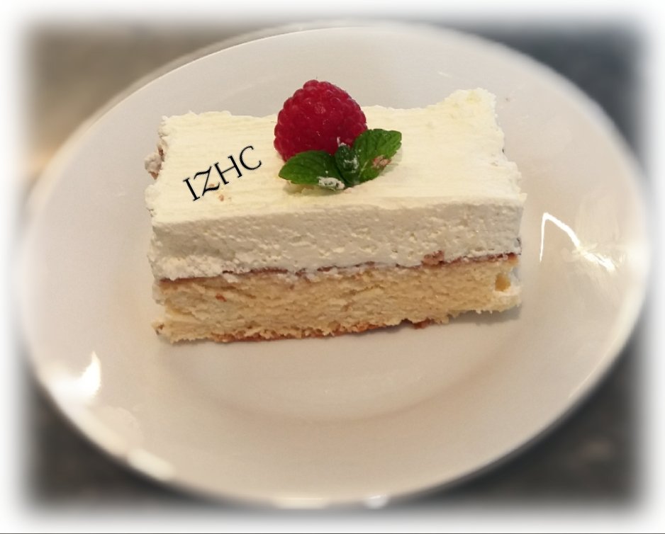 Irum_Zaidi_HC's tweet photo. 🍰🎂#Tres_Leches_Cake 🎂🍰
Tres Leches is a popular authentic Mexican cake. I am a fan of moist cakes and this Tres Leches Cake blew me away. The syrup is made of – you guessed it – tres leches (which means three kinds of milk). https://t.co/MfIqVsFzG2
