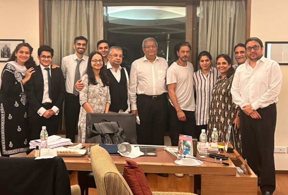 MeenaDasNarayan's tweet photo. Is it not strange #MumbaiPolice #LegailEyes if you say jail authorities were very strict in #ArthurJail and #AryanKhanDruggie had to follow rules, how come his hair was not chopped off and why did he look as healthy as a horse when he came out? #NobodyNoticed ? https://t.co/gxxDUT3Pik