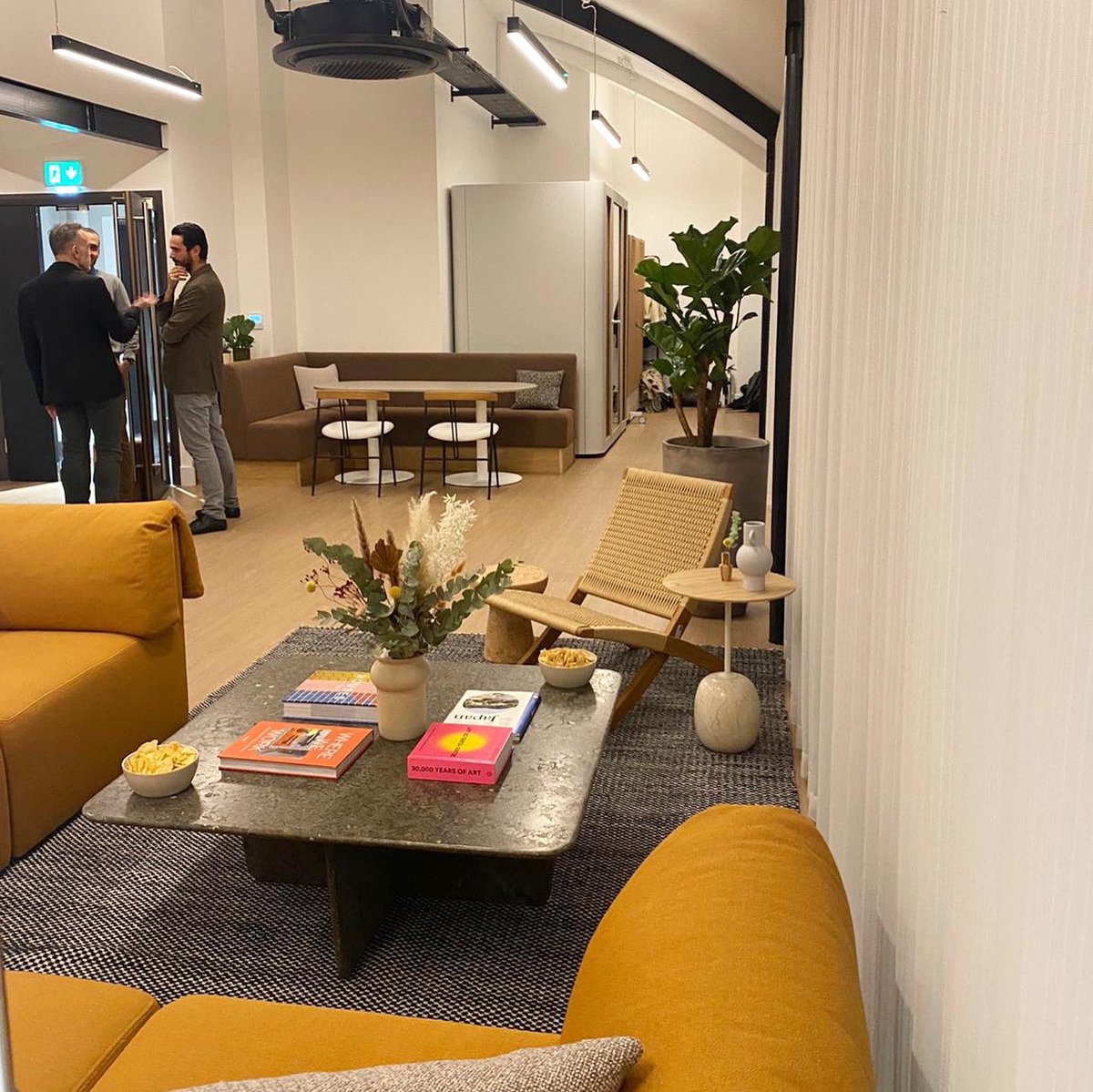 OBIProperty's tweet photo. The Furniture Practice- 37 King Street.

Delighted to have designed and helped the furniture Practice find their new home 🏡. It was great to see the space revealed to everyone at the launch party last Thursday🥂. 

.
.
.
#commercialdesign #inspiringworkspaces #creativity https://t.co/ITMvmba1jl