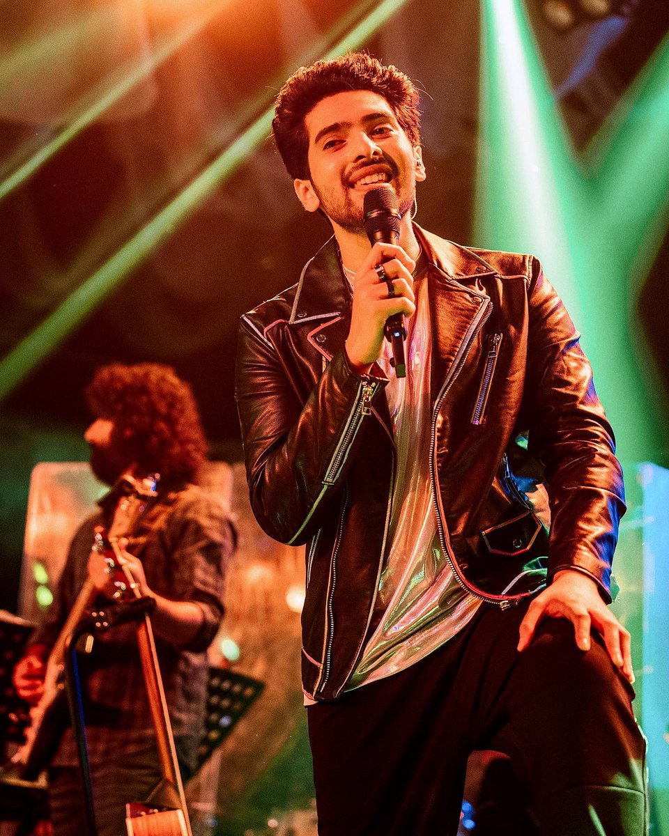 ArmaanMalik22's tweet photo. This show was a total vibe! Thank you #Hyderabad, I’ll be back soon ❤️‍🔥🤟🏻

#ArmaanMalikLive @PrismHyderabad https://t.co/8fGHCrrNYx