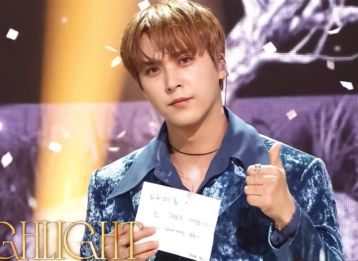 switch_nuna's tweet photo. 라이트 밖에 모르는 바부 🥺 손동운 💜 https://t.co/d3sUDAzaKZ