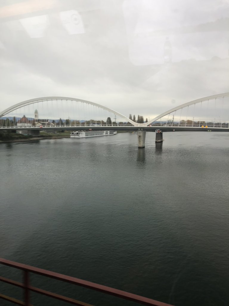 ScaloneValerio's tweet photo. Crossing the Rhine ➡️ Frankfurt am Main. After five amazing years in Banque de France (❤️🇫🇷), a new chapter begins. From tomorrow, for the next three years I’ll be working in the ECB Monetary Policy Research Division 🇪🇺 Looking forward to start! https://t.co/JjOMiH587z