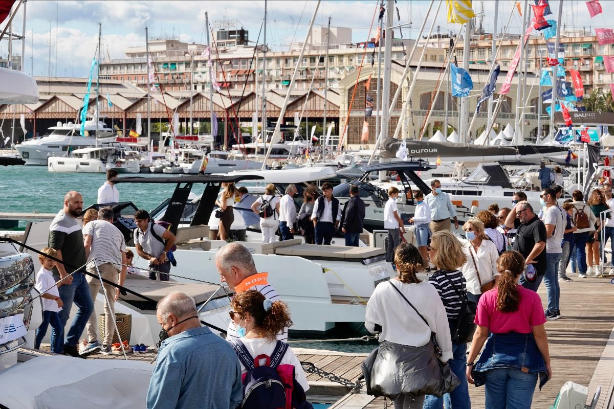 🔵 Tras un domingo de récord, con 9200 visitantes en la cuarta jornada del <a href="/VLCBoatShow/">Valencia Boat Show</a> by Insurnautic, vamos a ponerle el broche de oro.

Este lunes el salón abre de 10 a 19h para compartir la pasión por una náutica que mira al futuro desde el Mediterráneo.